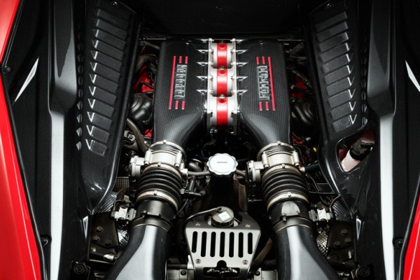 Cel mai bun motor 2014 - Ferrari V8