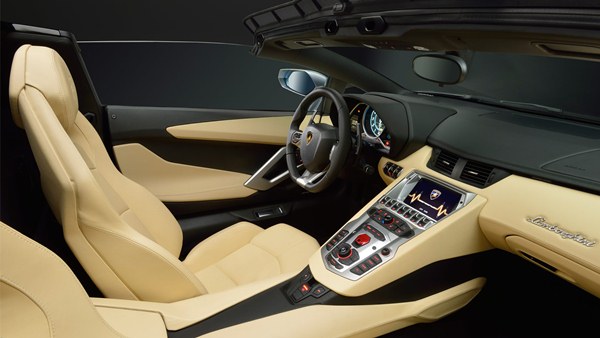 Lamborghini Aventador Roadster interior - Automobilen