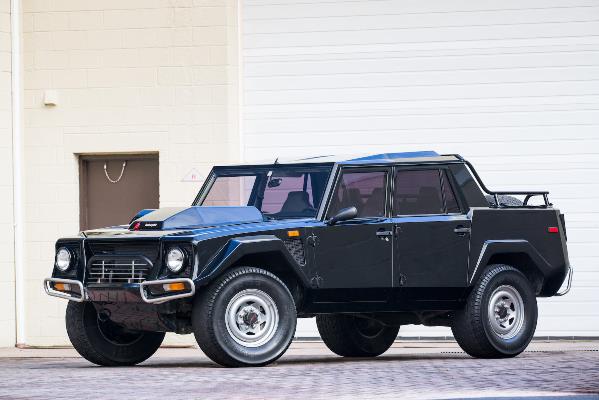 Lamborghini LM002