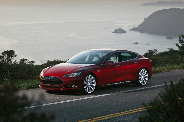 Masini electrice Tesla Model S foto
