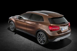Mercedes-Benz GLA spate