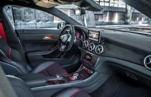 imagine cu Mercedes CLA 45 AMG interior