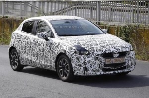 Noua Mazda 2 in timpul testelor