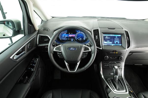 Noua generatie a lui Ford S-Max pentru 2015 interior