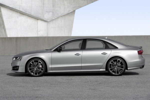 Noul Audi S8 Plus imagini lateral