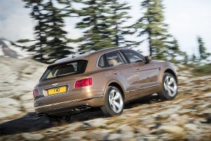 Noul Bentley Bentayaga foto spate
