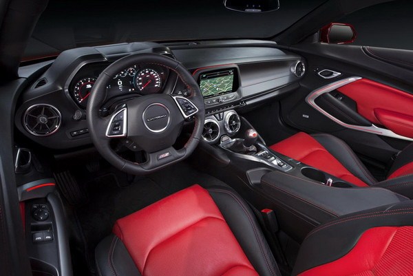 Noul Chevrolet Camaro 2016 interior