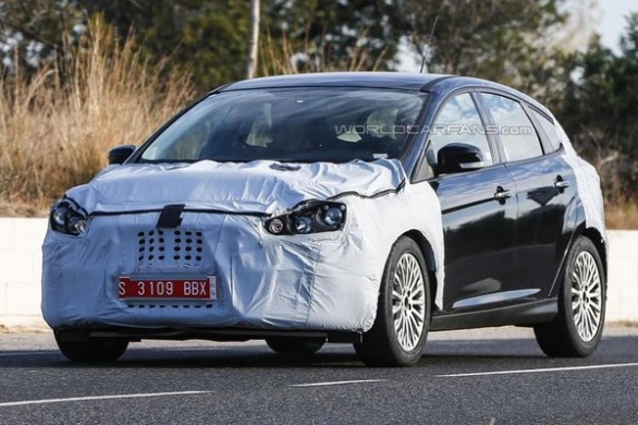 Noul Ford Focus Facelift 2014 hatchback