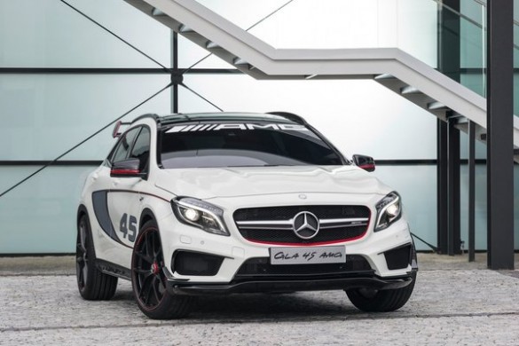 Noul Mercedes GLA 45 AMG