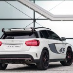 Noul Mercedes GLA 45 AMG spate