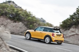 Noul Mini Cooper 2014 in motion