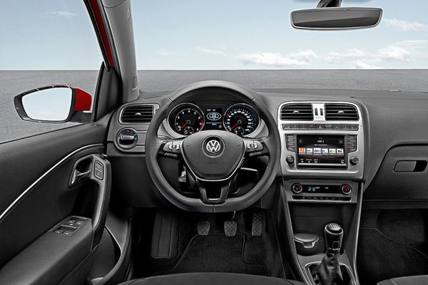 Noul Volkswagen Polo 2014 interior
