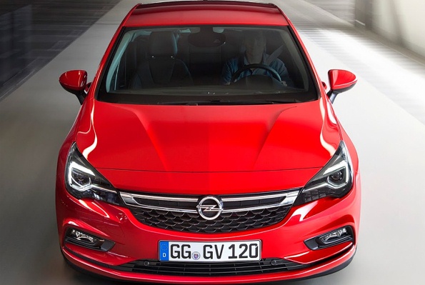 Opel Astra K red fata